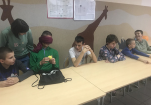 Rozpoznawanie przedmiotów za pomocą dotyku