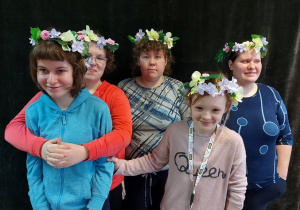 Wychowanki internatu jako wiosenne rusałki
