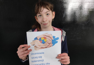 Ola przedstawia informację do prezentacji